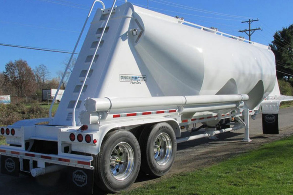 MAC Pneumatic Tank Trailer